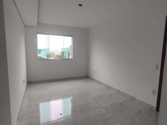 #30 - Apartamento para Venda em Sarzedo - MG