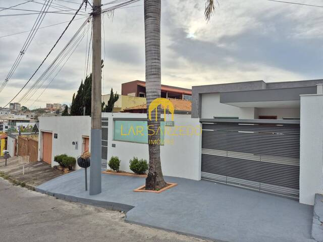 #713 - Casa para Venda em Sarzedo - MG